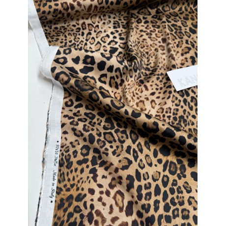 Viskooskangas leopardimustriga