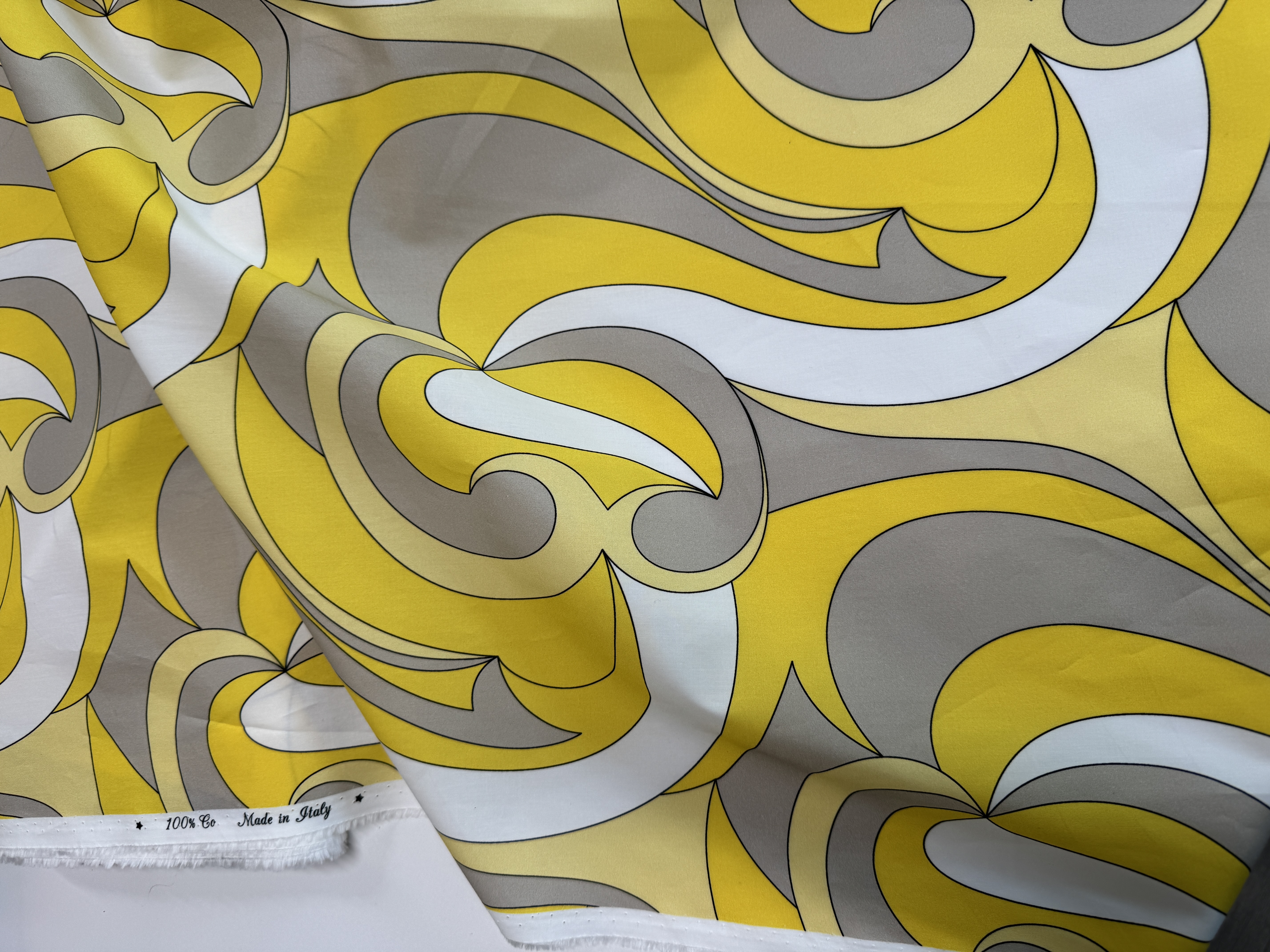 Puuvillane kangas, kollane-hall