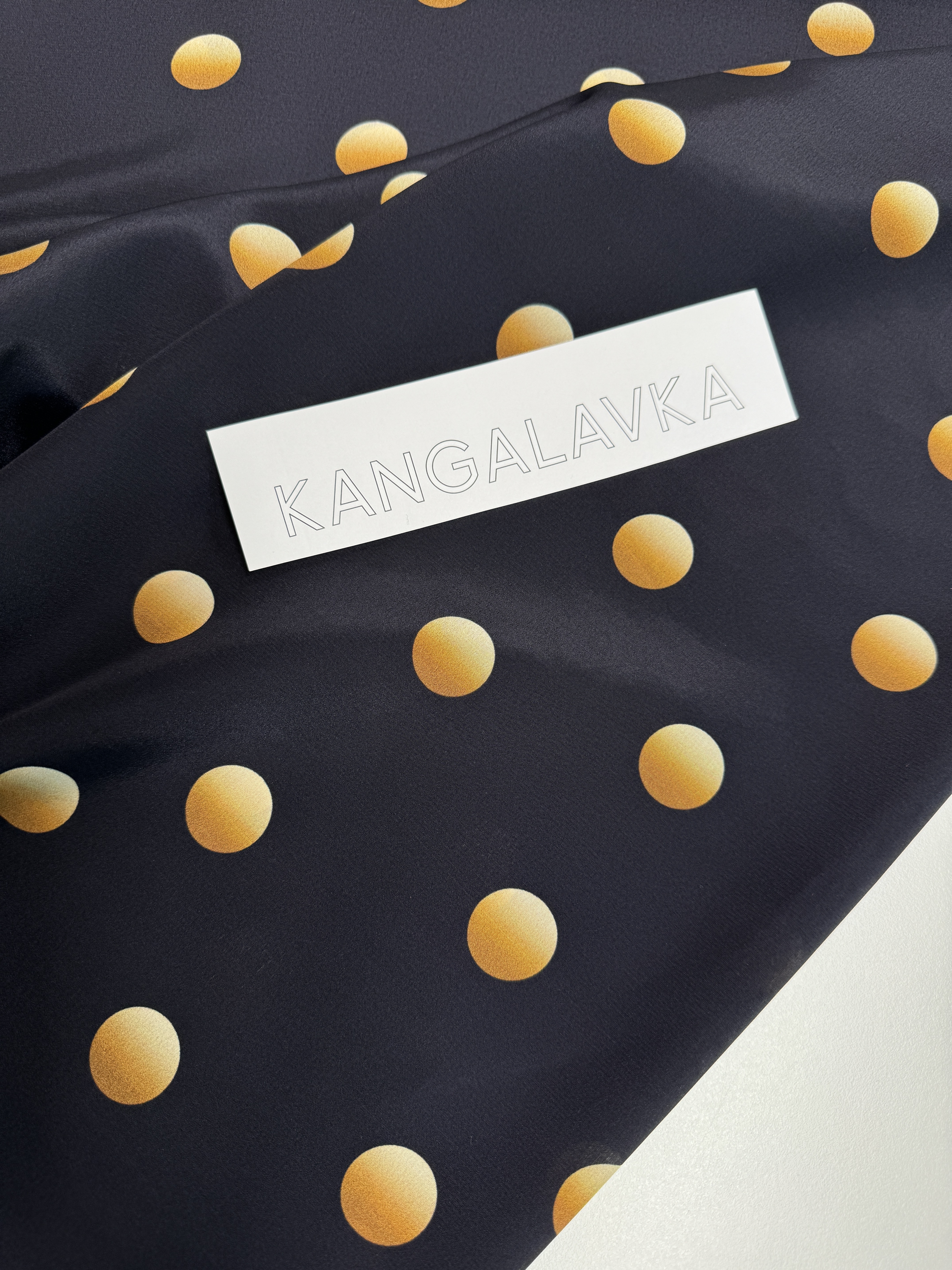 Шелк "большой горох" 