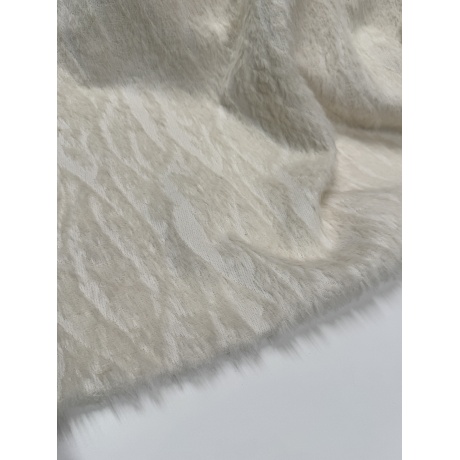 Kangas karvaga, loodusvalge 