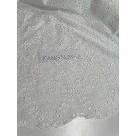 Broderie puuvillane kangas, loodusvalge värvi suure mustriga